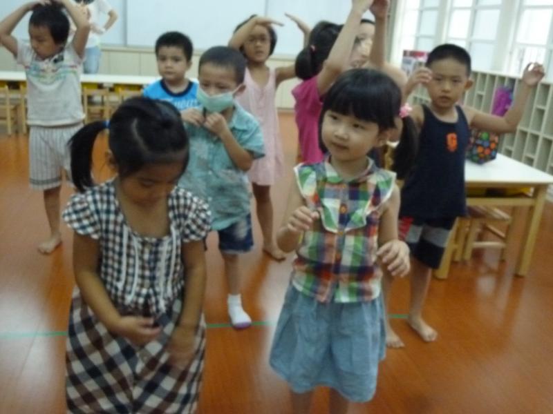 103.09.11體能室分享 (53).JPG