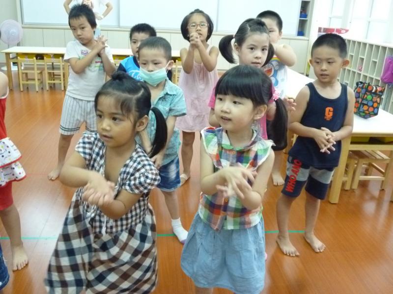 103.09.11體能室分享 (55).JPG