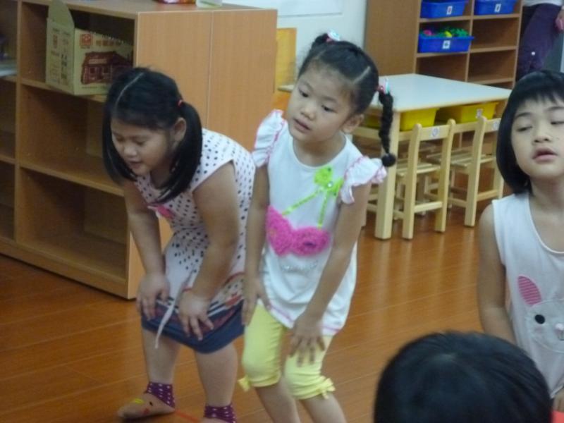 103.09.11體能室分享 (58).JPG
