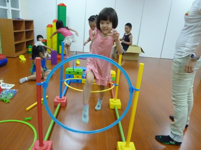 103.09.11體能室分享 (25).JPG