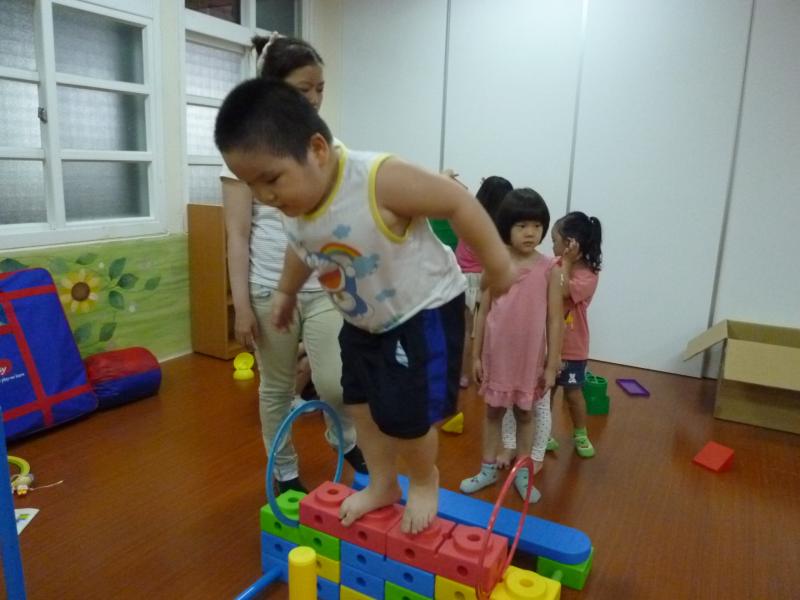 103.09.11體能室分享 (39).JPG