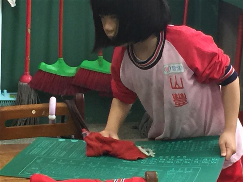 726