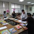 評選委員認真評選自然、鄉土、社會領域教科書