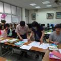評選委員認真評選自然、鄉土、社會領域教科書