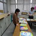 評選委員認真評選語文領域-英文教科書
