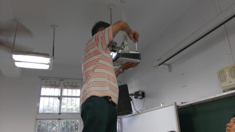 投影機維修1