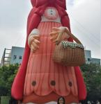 What a big "Little Red"~(四年級英文課本的主角)