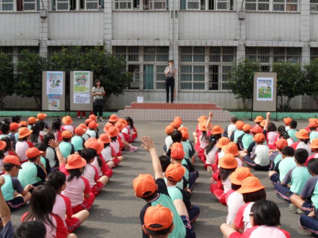 平鎮分局隊長蒞校宣導反霸凌反黑及反毒