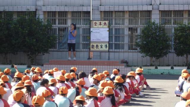 消滅蚊幼蟲(孑孓)是防止傳染病最法方法 。