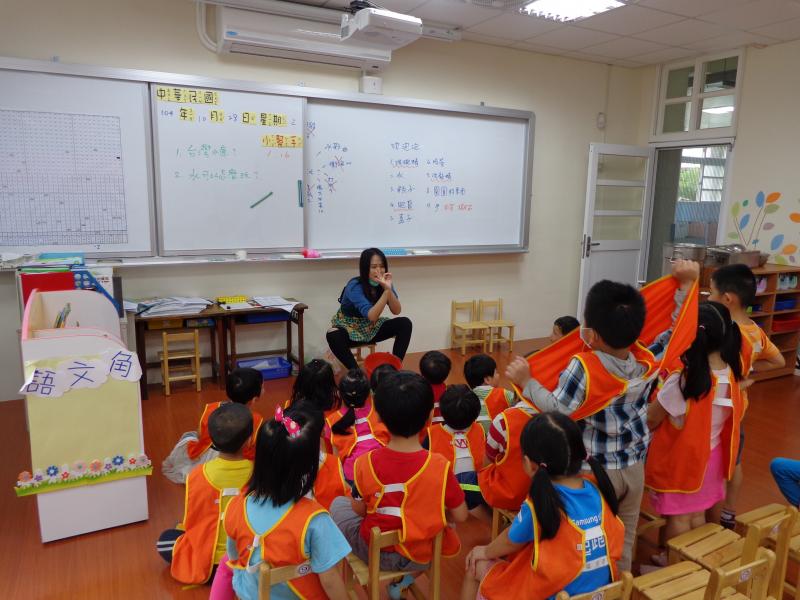 用肥皂水來吹泡泡 (5).JPG