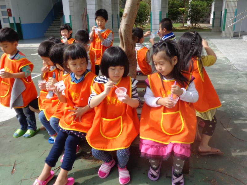 吹泡泡囉! (4)