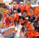1041110艾瑪水彩混色遊戲 (12).JPG