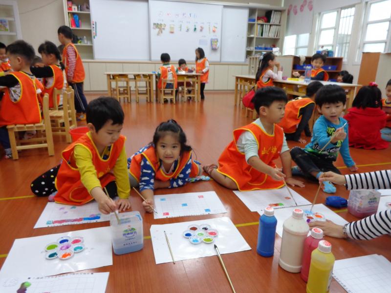 1041110艾瑪水彩混色遊戲 (77).JPG