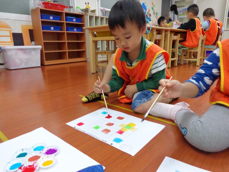 1041110艾瑪水彩混色遊戲 (83).JPG