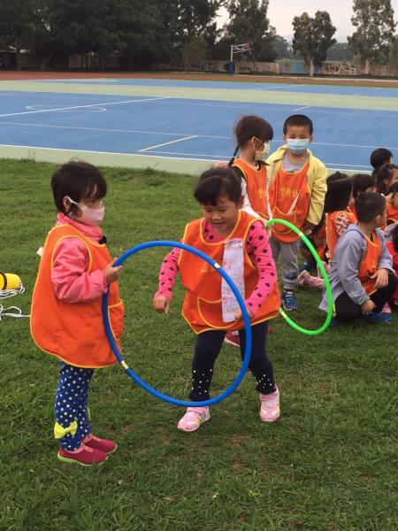 1041111體能遊戲鑽鑽呼拉圈 (3).jpg